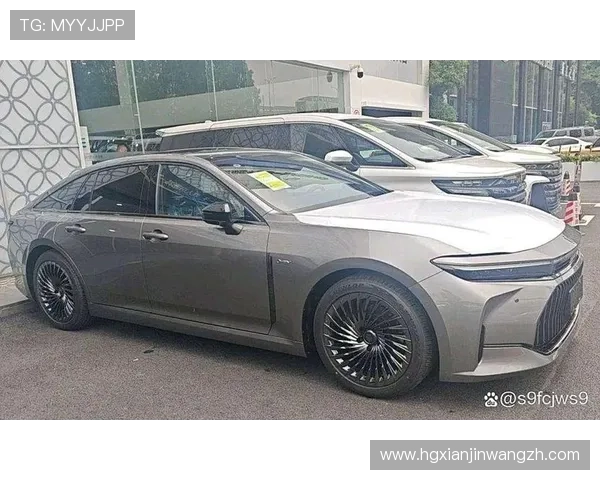 皇冠轿车价格合理,性价比高成为消费者首选的豪华车型